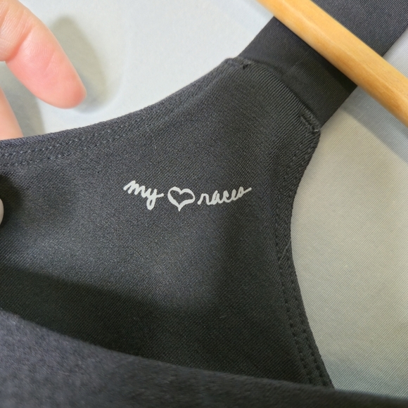 Lululemon Run: Stuff Your Bra Black Tank Top Size 6 - Picture 2 of 7